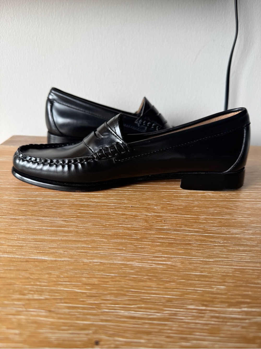 G. H. BASS Women's Whitney Weejuns Penny Loafer Black Size 8.5 - Picture 9 of 16